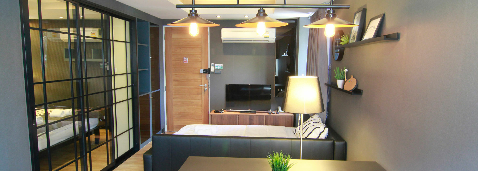 S Bloc Saladaeng Bed & Breakfast Bangkok Exterior photo